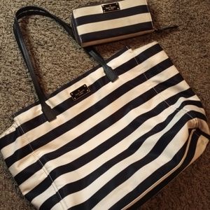 Dark blue striped L tote & wallet